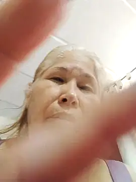 girl amada online show from 11/10/25, 07:46