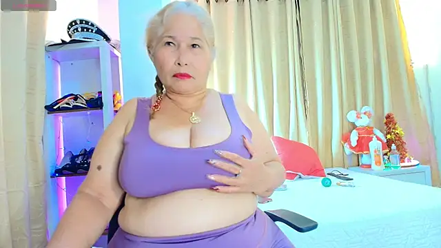 girl amada online show from 11/20/25, 06:51