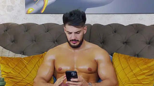 Snapshot of DustinKeent chatting on 12/02/24, 08:55 DustinKeent online show from 12/02/24, 08:55