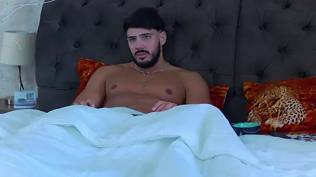 Snapshot of DustinKeent chatting on 01/23/25, 10:32 DustinKeent online show from 01/23/25, 10:32