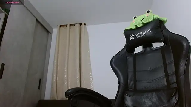 miss valery2 online show from 04/17/26, 02:14