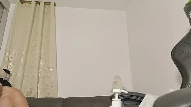 Snapshot of miss_valery2 chatting on 06/10/26, 03:29 miss valery2 online show from 06/10/26, 03:29