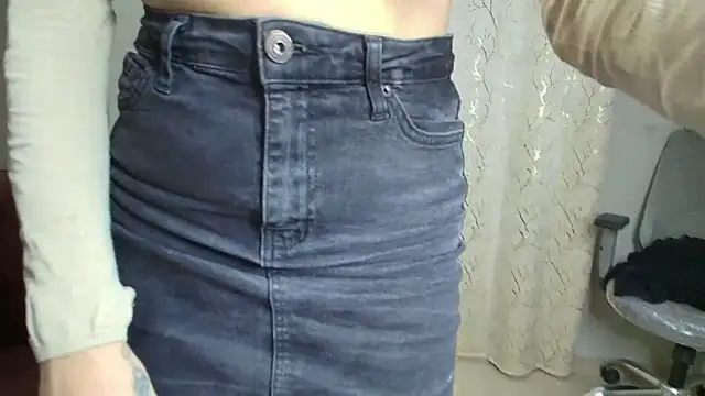 nayra malhotra online show from 02/16/26, 10:55