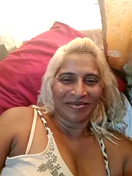 Goodgirlsue 77 online show from 03/17/25, 11:21