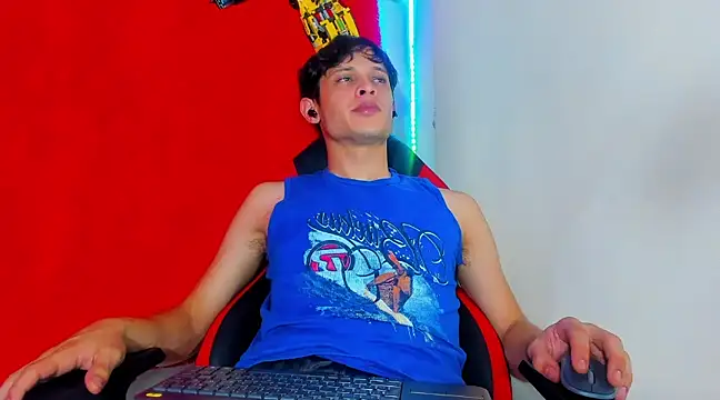 Snapshot of LilOwen_ chatting on 03/05/25, 04:34 LilOwen online show from 03/05/25, 04:34