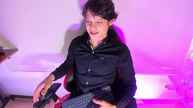 LilOwen  online show from 01/18/26, 03:49