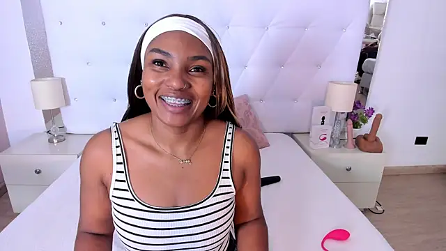 Isla Scott online show from 11/14/25, 11:31