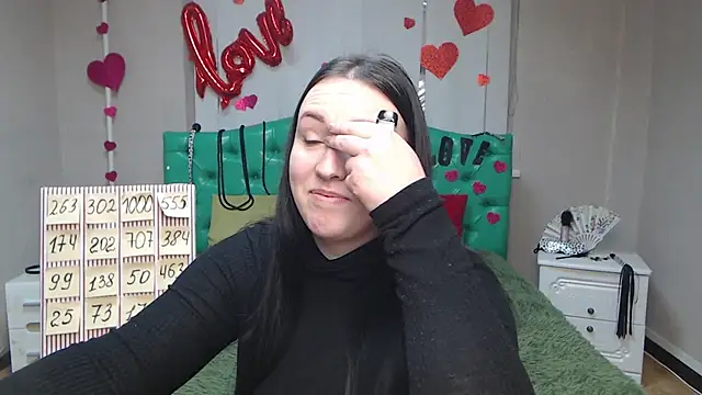 IsabelBlackberry online show from 02/17/25, 09:24