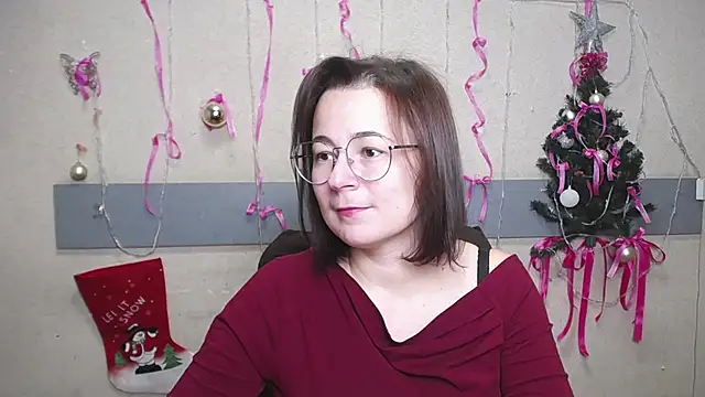 Snapshot of MarieSho chatting on 12/30/24, 10:21 MarieSho online show from 12/30/24, 10:21