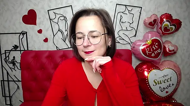 Snapshot of MarieSho chatting on 02/14/25, 01:18 MarieSho online show from 02/14/25, 01:18