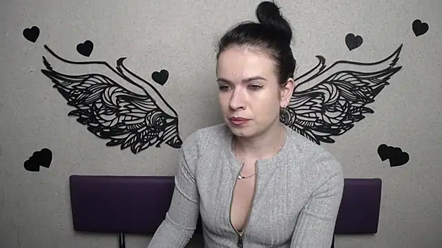 JasmineKouch online show from 12/05/25, 06:26