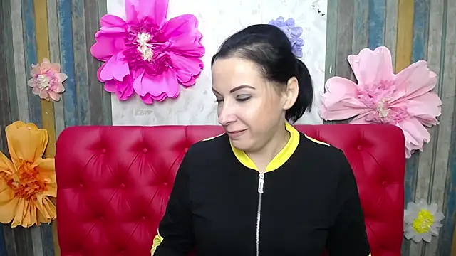 ElizabethSho online show from 10/15/25, 05:13