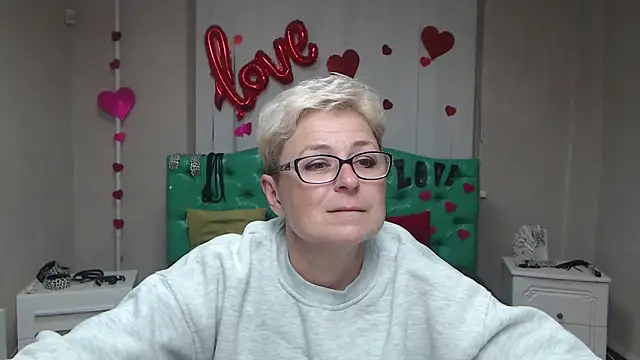 EmiliaGree online show from 09/29/25, 05:07