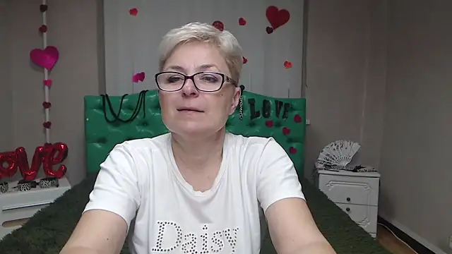 EmiliaGree online show from 11/19/25, 06:19