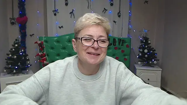 EmiliaGree online show from 12/18/25, 06:03