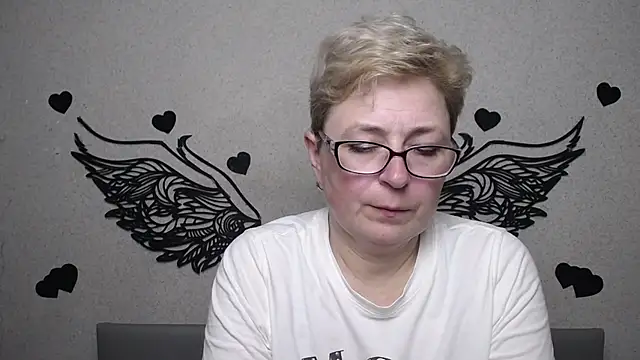 EmiliaGree online show from 05/17/26, 05:20