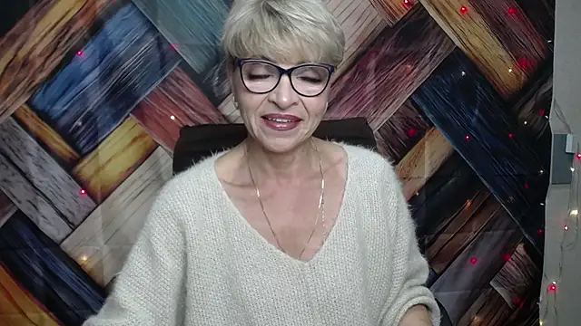 EllaBonito online show from 10/17/25, 05:32