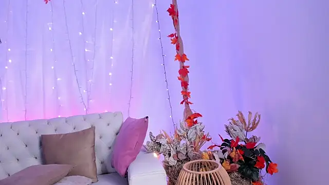 celestelewis online show from 10/31/25, 07:37