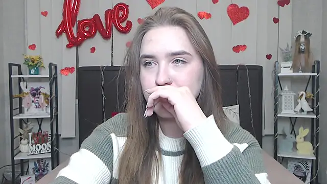 LauraHlot online show from 02/05/26, 08:24