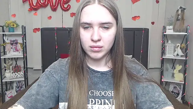 LauraHlot online show from 05/15/26, 06:15