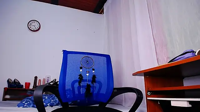 anyaadamss online show from 02/09/25, 06:33