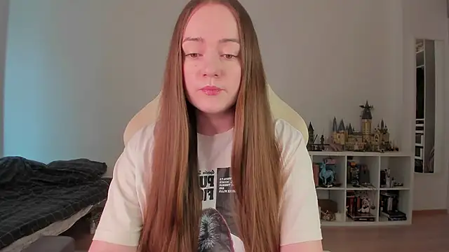 WalkingGirl online show from 03/20/26, 08:30