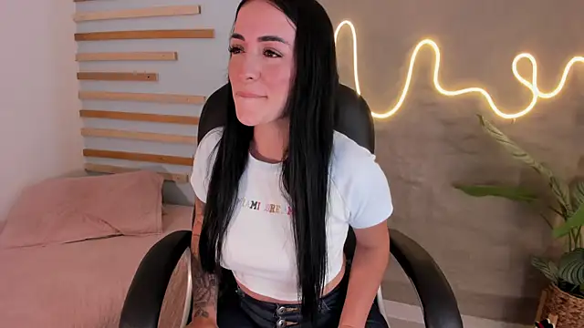 Snapshot of Sofia__rivera chatting on 12/19/24, 08:13 Sofia rivera online show from 12/19/24, 08:13