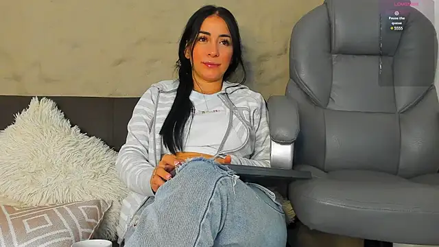 Snapshot of Sofia__rivera chatting on 12/31/24, 11:31 Sofia rivera online show from 12/31/24, 11:31