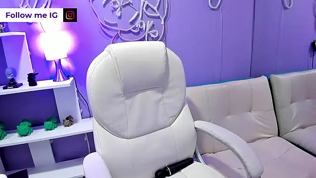 Camiila Osorio online show from 01/16/26, 04:00