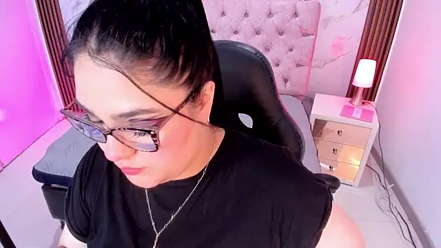 Camiila Osorio online show from 04/01/26, 08:17