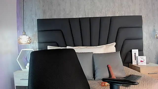 SARA STONE17 online show from 01/23/25, 02:07