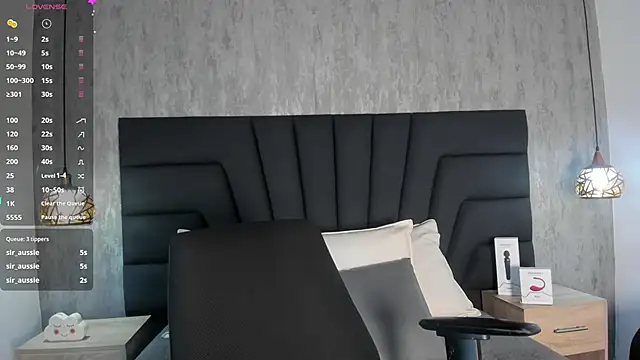 SARA STONE17 online show from 02/13/25, 11:28