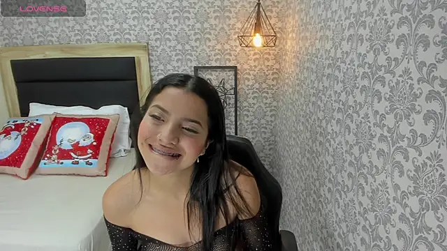 Snapshot of TATIGOLD2 chatting on 12/28/24, 12:35 TATIGOLD2 online show from 12/28/24, 12:35