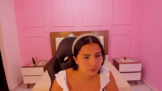 Snapshot of TATIGOLD2 chatting on 12/16/25, 10:37 TATIGOLD2 online show from 12/16/25, 10:37