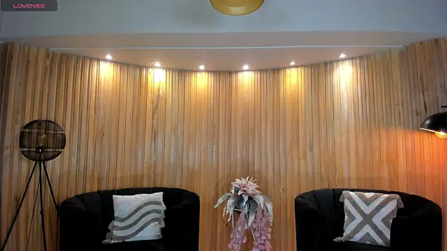 ValeriaVelvet online show from 12/15/25, 12:20