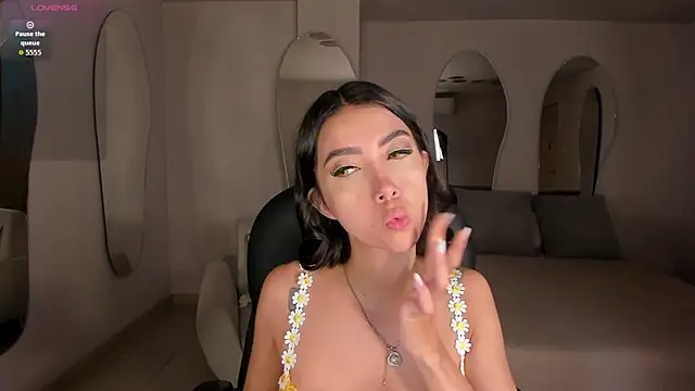 ValeriaVelvet online show from 05/28/26, 11:51