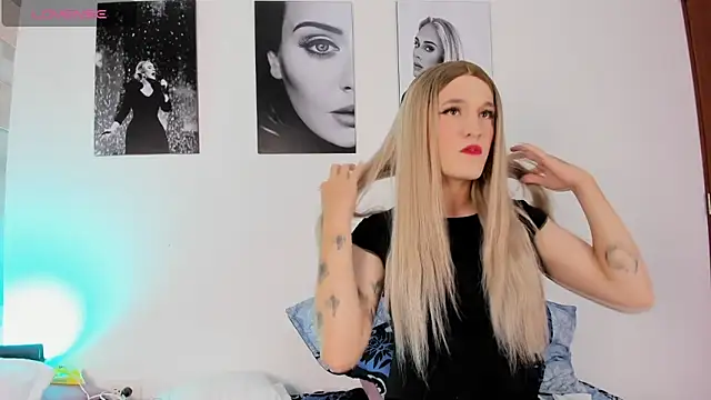 Snapshot of JESSI_NAOMI chatting on 01/04/25, 04:01 JESSI NAOMI online show from 01/04/25, 04:01