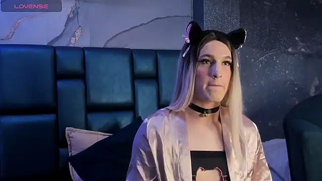 Snapshot of JESSI_NAOMI chatting on 02/05/25, 04:16 JESSI NAOMI online show from 02/05/25, 04:16