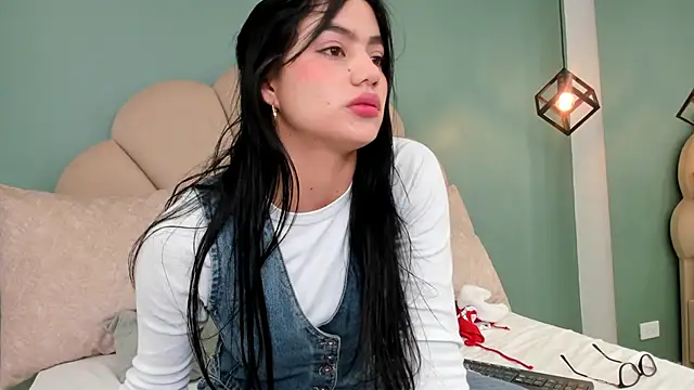 ariel jonees online show from 12/24/24, 01:17