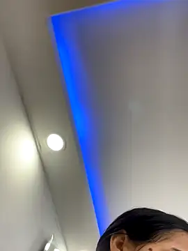 ariel jonees online show from 11/12/25, 02:45