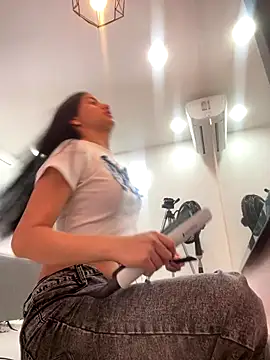 ariel jonees online show from 12/19/25, 04:36