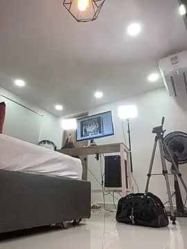 ariel jonees online show from 01/15/26, 04:33