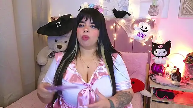 MiahJoness online show from 10/23/25, 02:44