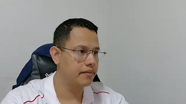 Snapshot of LiamVidal chatting on 06/17/26, 04:52 LiamVidal online show from 06/17/26, 04:52