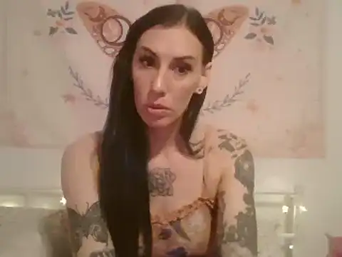 Snapshot of averietheangel chatting on 03/15/25, 03:29 averietheangel online show from 03/15/25, 03:29