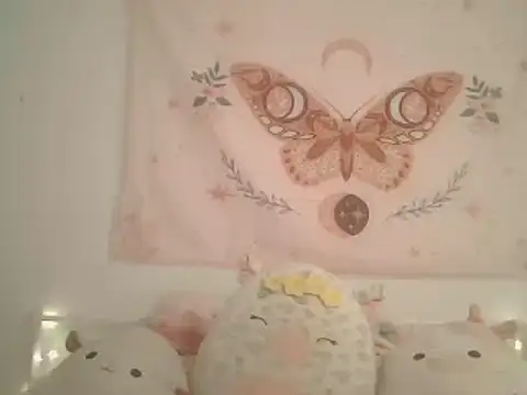 Snapshot of averietheangel chatting on 03/21/25, 01:56 averietheangel online show from 03/21/25, 01:56