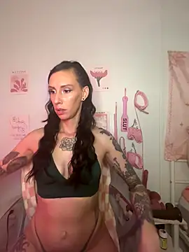 Snapshot of averietheangel chatting on 10/11/25, 05:33 averietheangel online show from 10/11/25, 05:33