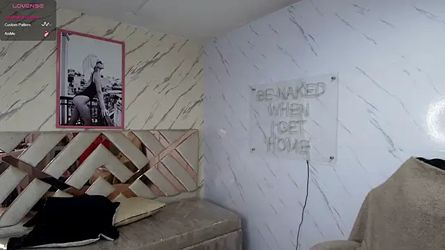 Snapshot of Tomoe_b chatting on 01/24/25, 03:32 Tomoe b online show from 01/24/25, 03:32