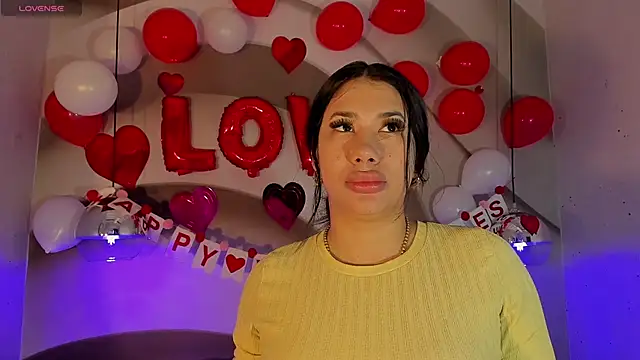 Snapshot of kiim_taaylor chatting on 02/07/25, 11:45 kiim taaylor online show from 02/07/25, 11:45