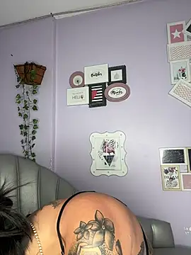 Snapshot of kiim_taaylor chatting on 02/10/25, 05:41 kiim taaylor online show from 02/10/25, 05:41